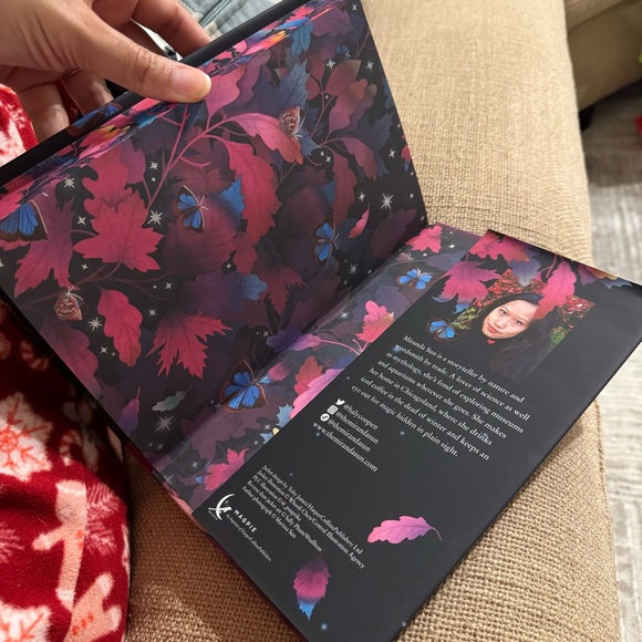 **SOLD** If I have to be Haunted by Miranda Sun (Fairyloot Edition) - Picture 4 of 6